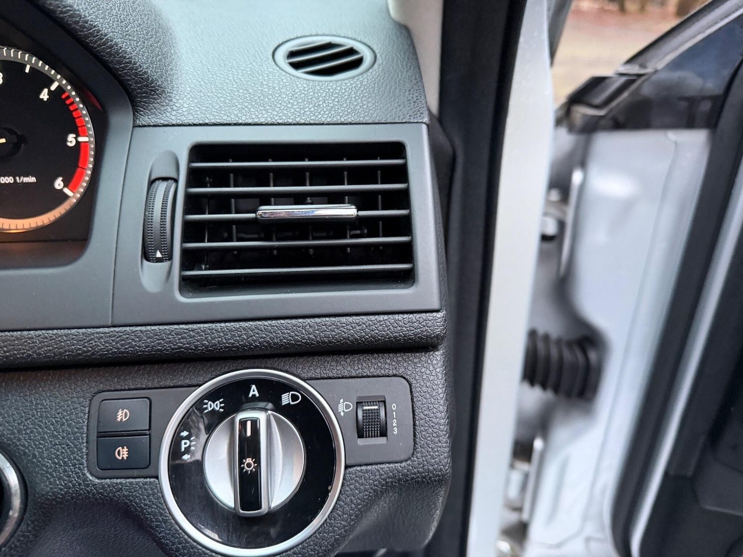 Used Mercedes-Benz C Class 2011 for sale - 77304989: Photo 28