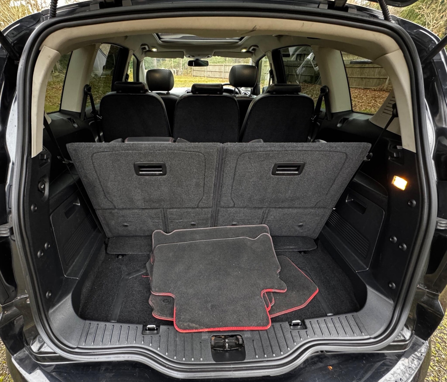 Used Ford S-Max 2012 for sale - 77091389: Photo 17