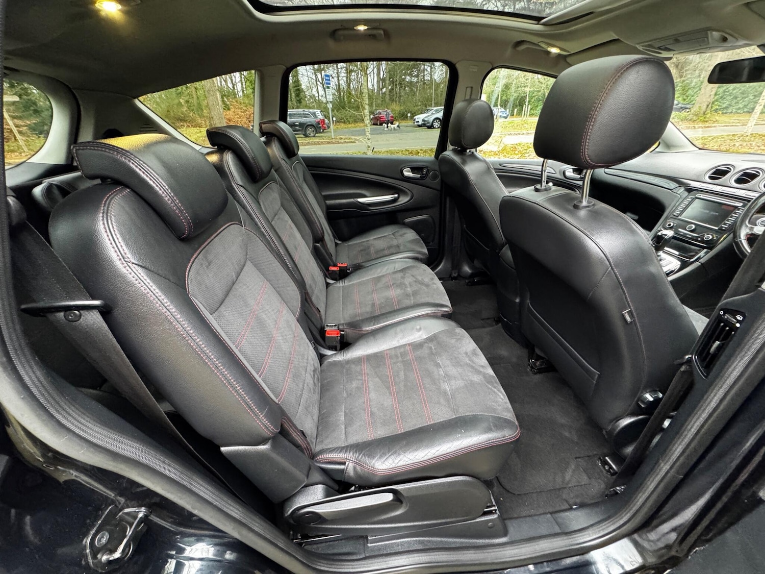 Used Ford S-Max 2012 for sale - 77091389: Photo 4