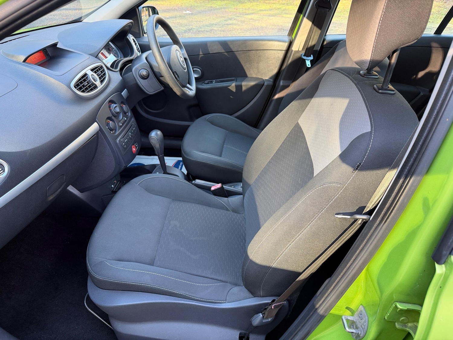 Used Renault Clio 2009 for sale - 77163421: Photo 17