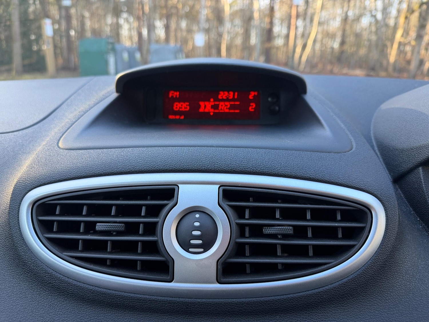 Used Renault Clio 2009 for sale - 77163421: Photo 25