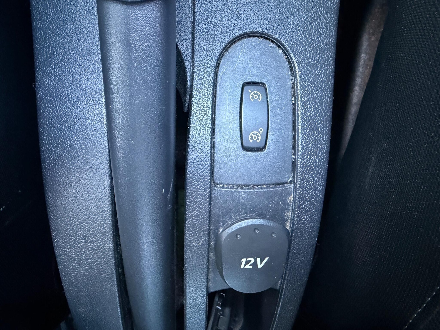 Used Renault Clio 2009 for sale - 77163421: Photo 29