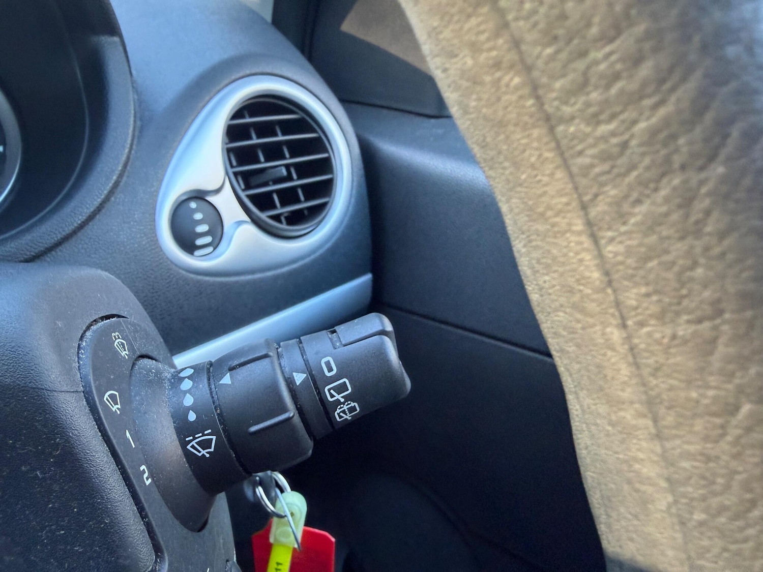 Used Renault Clio 2009 for sale - 77163421: Photo 30