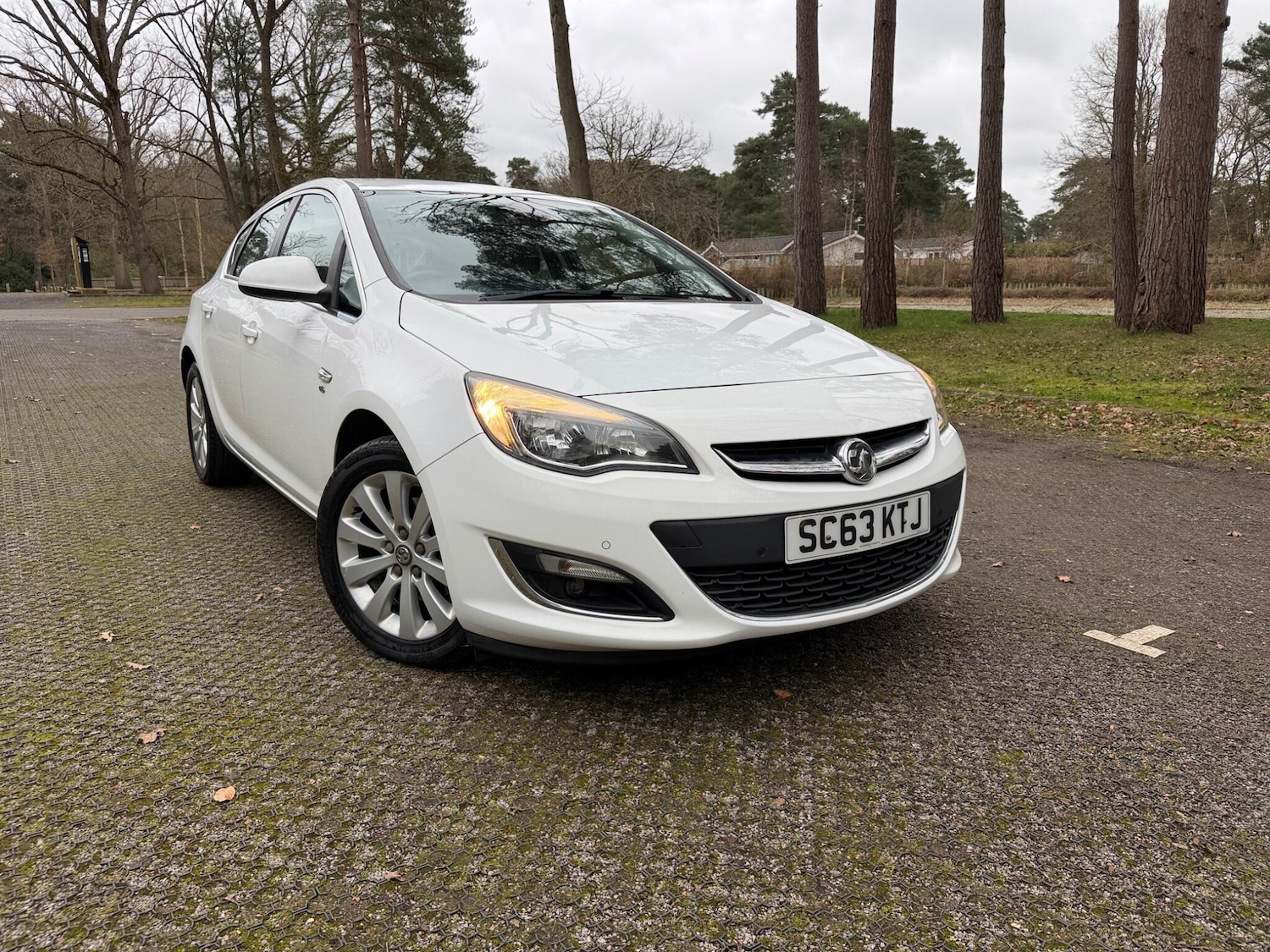 Used Vauxhall Astra for sale - 77683969: Photo 2