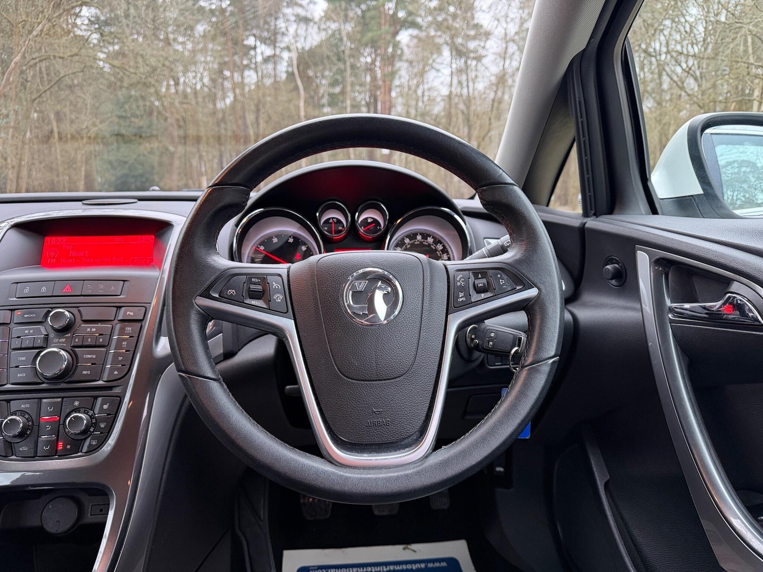 Used Vauxhall Astra for sale - 77683969: Photo 28