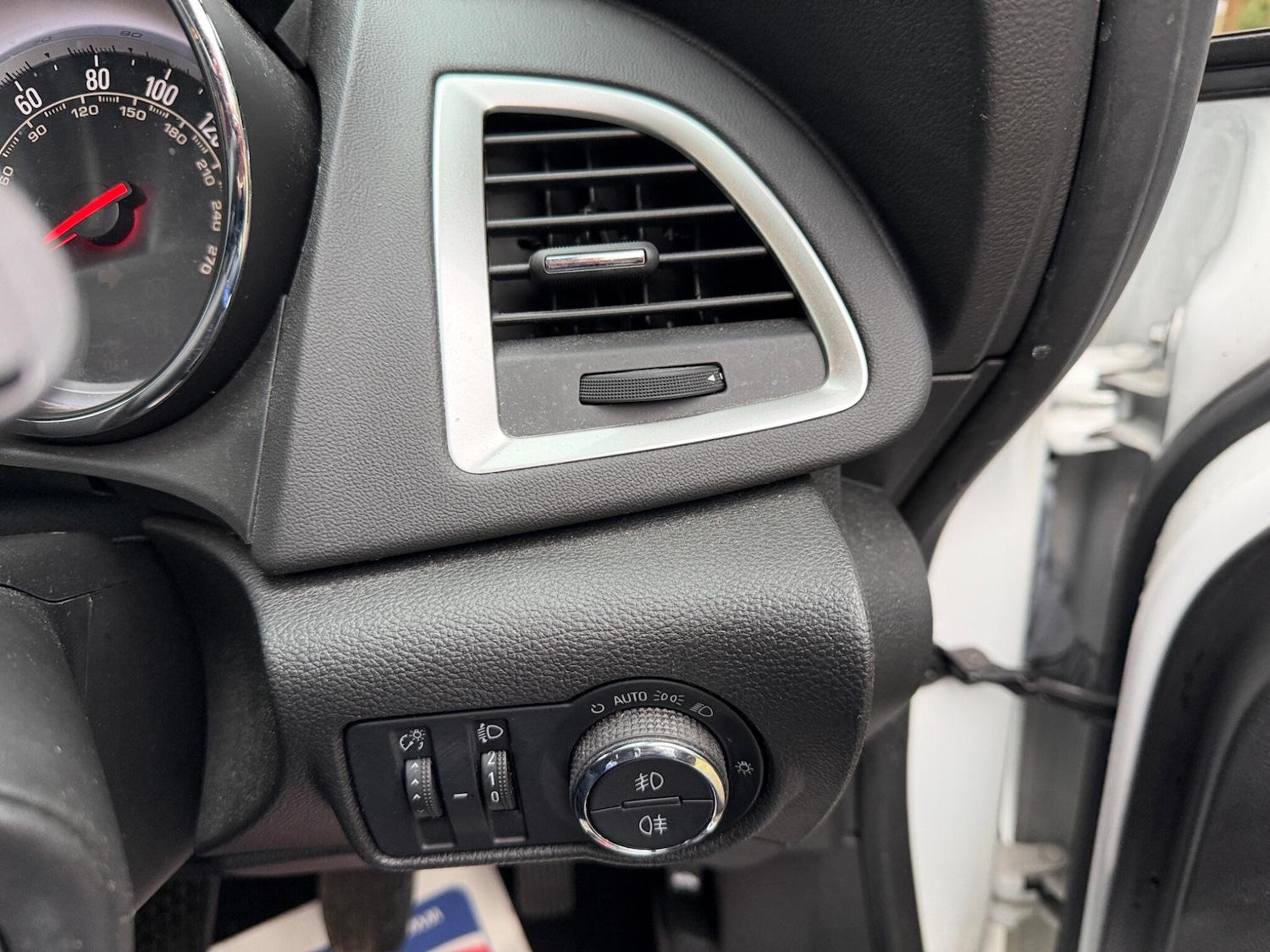 Used Vauxhall Astra for sale - 77683969: Photo 32