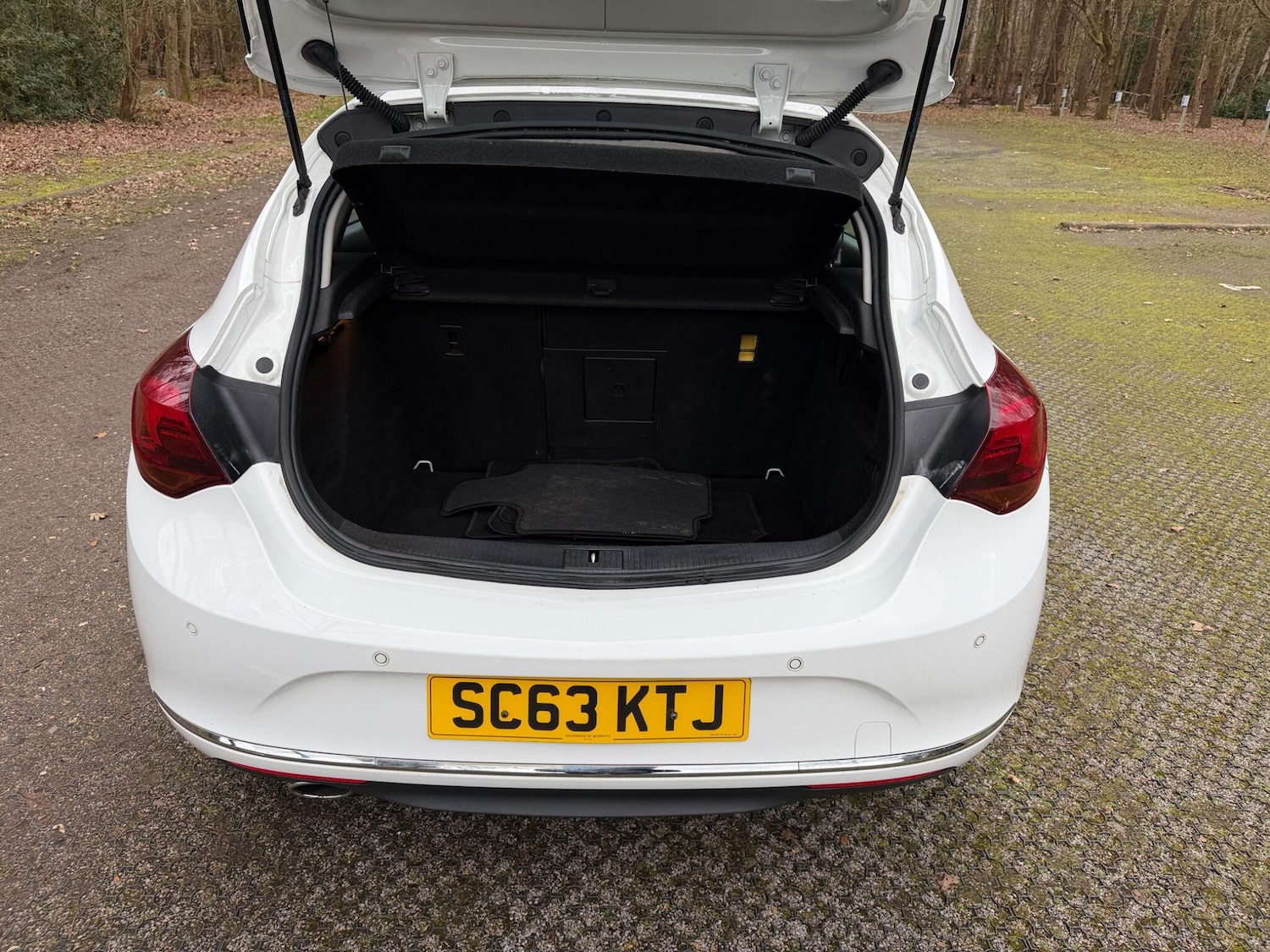 Used Vauxhall Astra for sale - 77683969: Photo 40