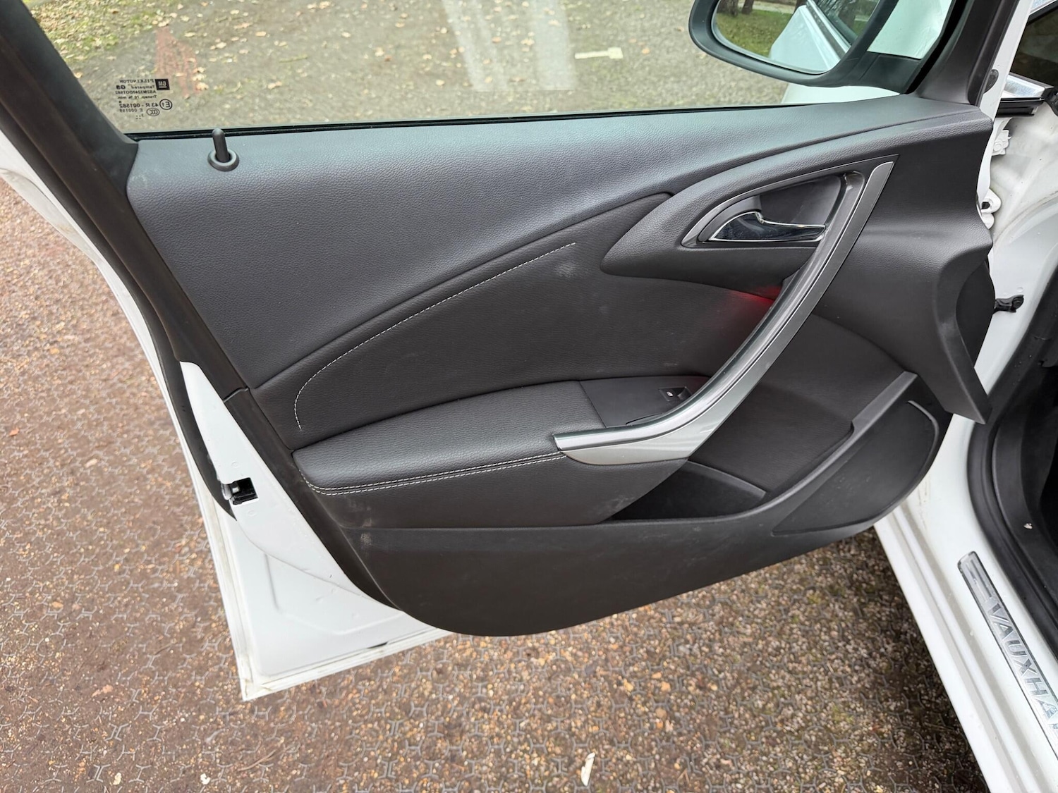 Used Vauxhall Astra for sale - 77683969: Photo 45