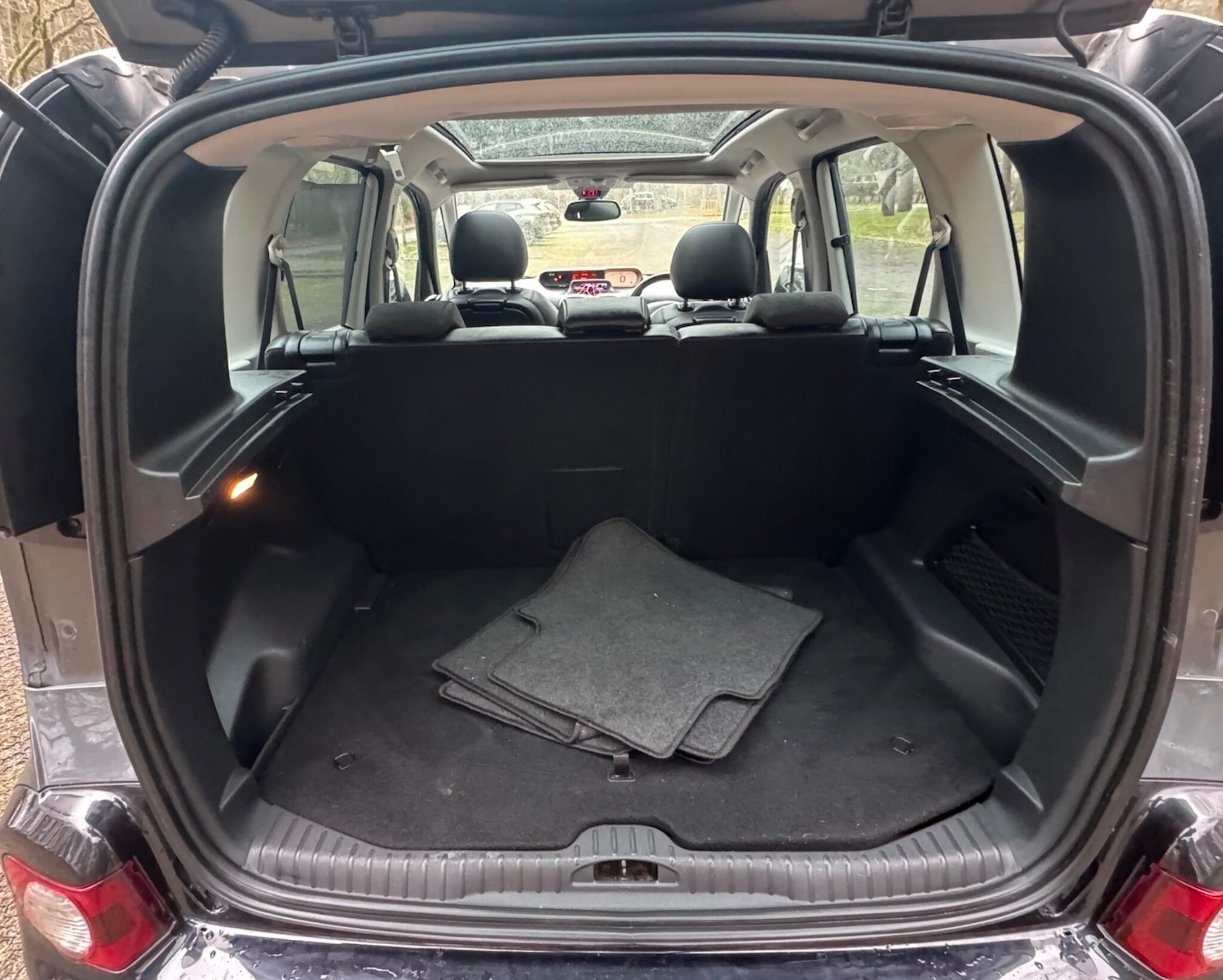 Used Citroen C3 Picasso 2013 for sale - 77331254: Photo 27