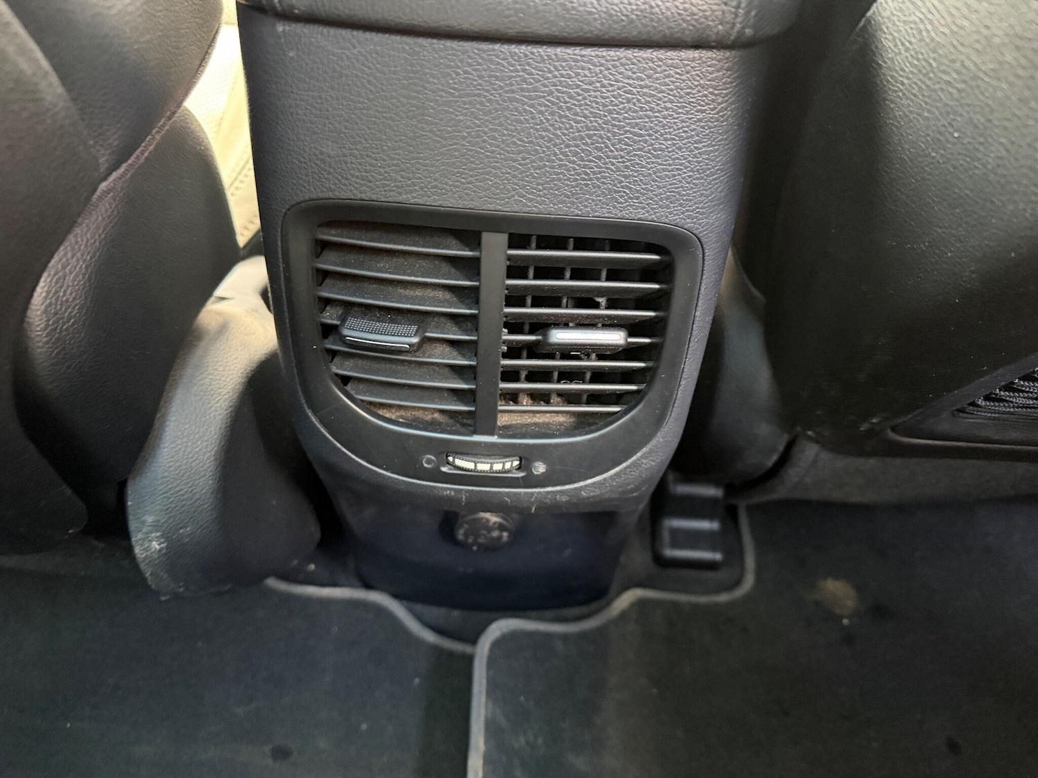 Used Kia Carens 2014 for sale - 77039951: Photo 42