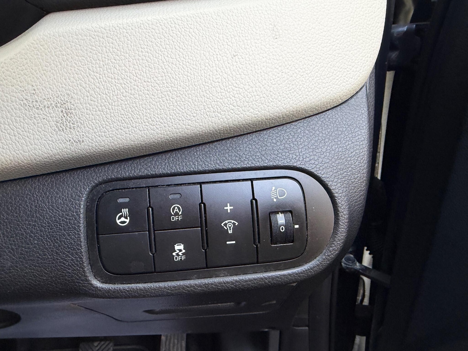 Used Kia Carens 2014 for sale - 77646129: Photo 39