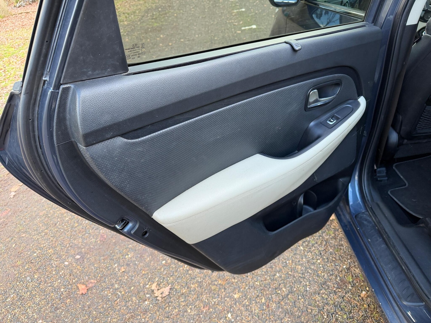 Used Kia Carens 2014 for sale - 77646129: Photo 58