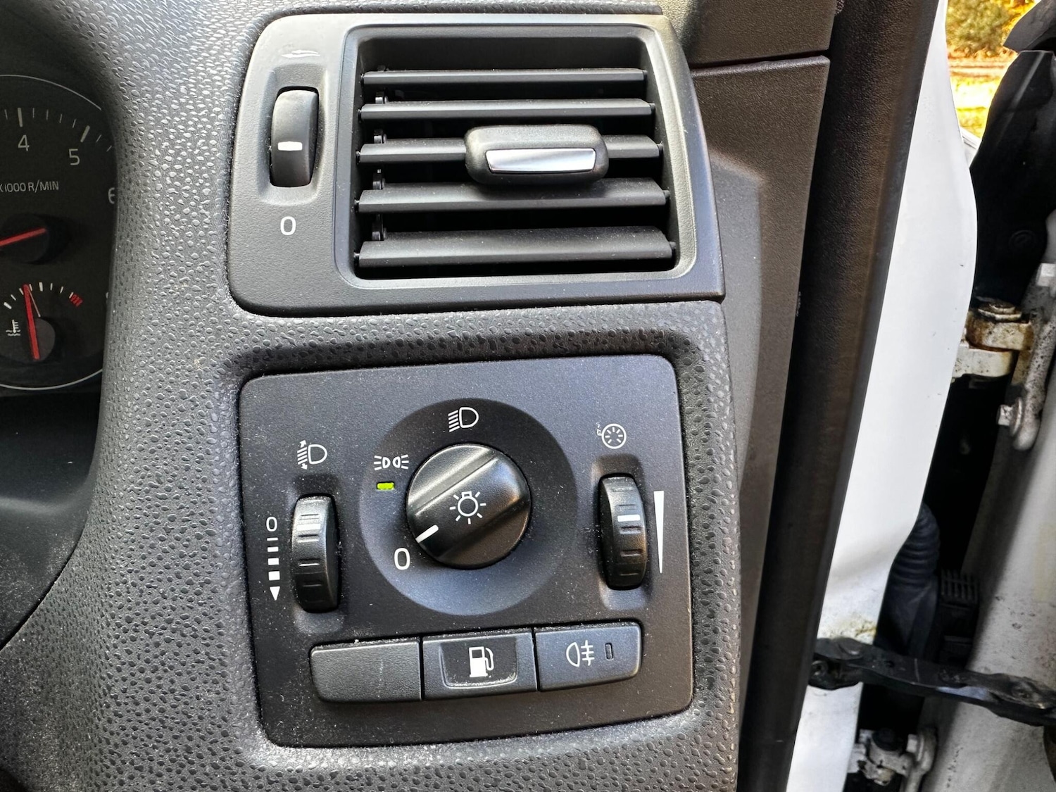 Used Volvo C30 2011 for sale - 77040637: Photo 25