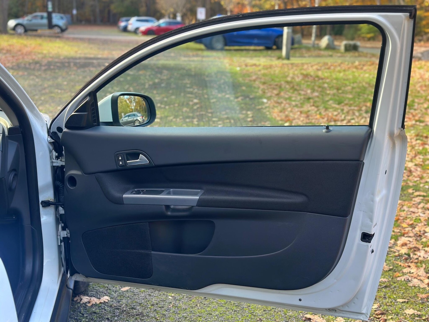 Used Volvo C30 2011 for sale - 77040637: Photo 28