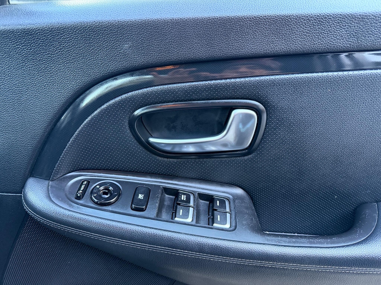 Used Kia Carens 2014 for sale - 77091733: Photo 46