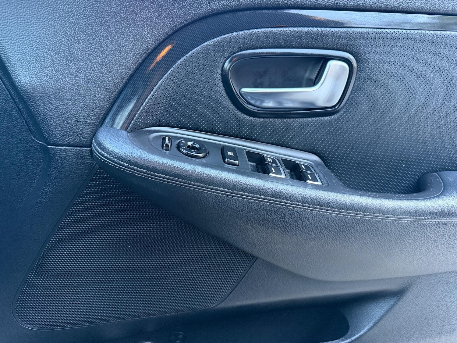 Used Kia Carens 2014 for sale - 77091733: Photo 47