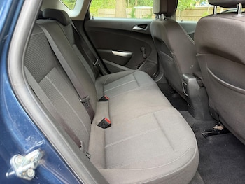Used Vauxhall Astra 2011 for sale - 79362556: Photo