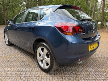 Used Vauxhall Astra 2011 for sale - 79362556: Photo