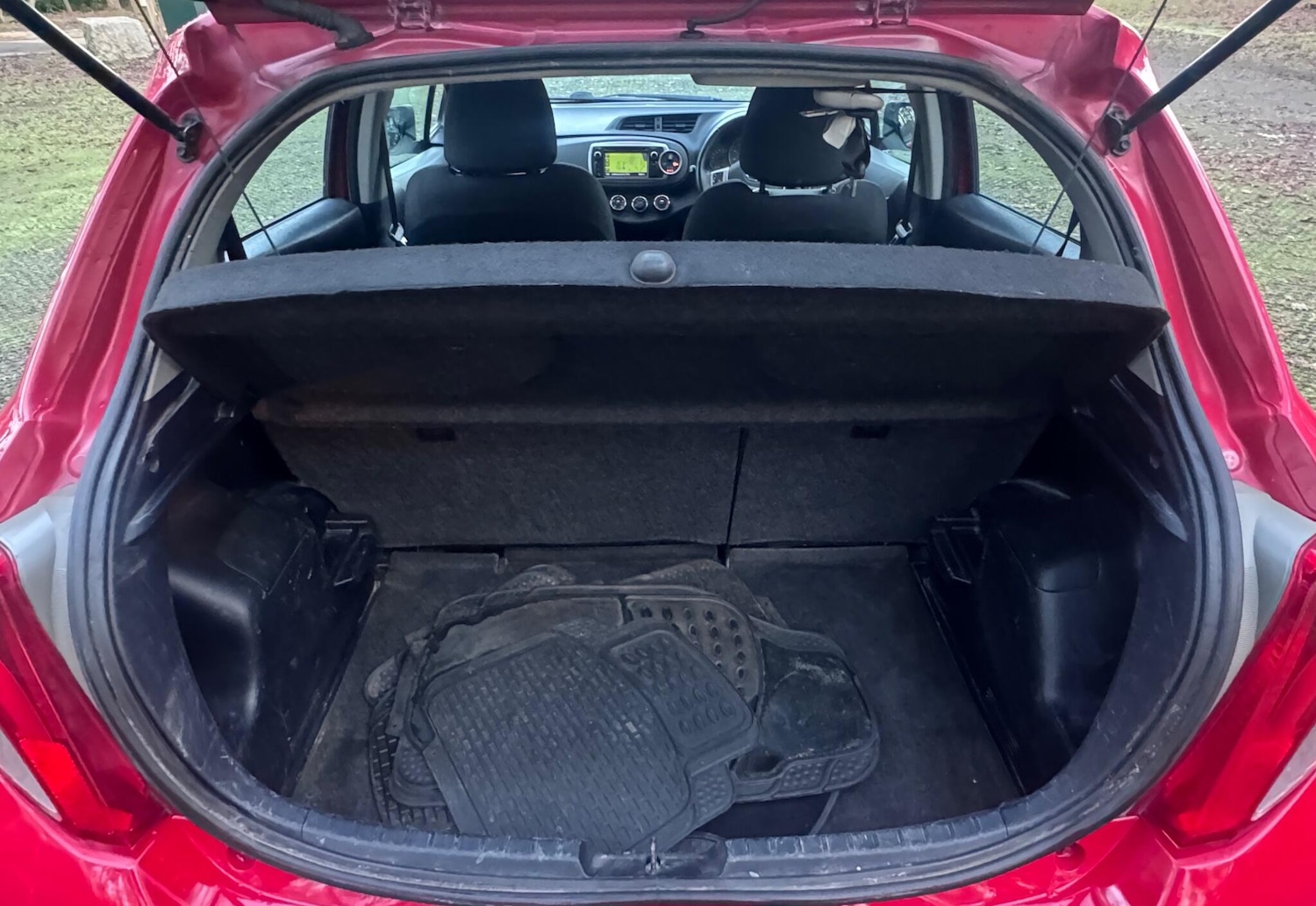 Used Toyota Yaris 2011 for sale - 77039739: Photo 15