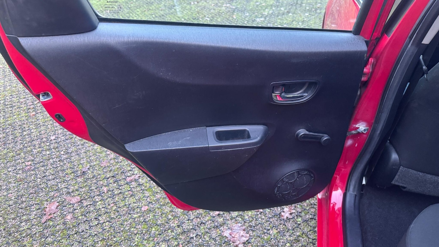 Used Toyota Yaris 2011 for sale - 77039739: Photo 22