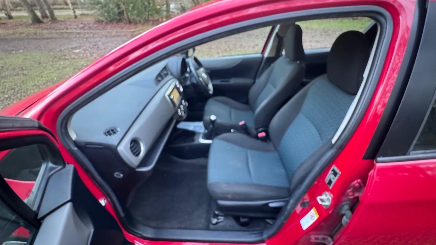 Used Toyota Yaris 2011 for sale - 77039739: Photo 34