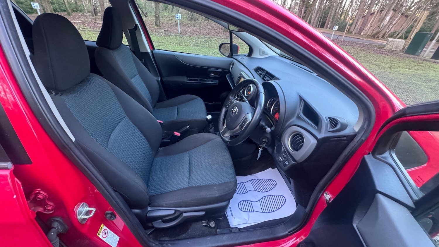 Used Toyota Yaris 2011 for sale - 77039739: Photo 4