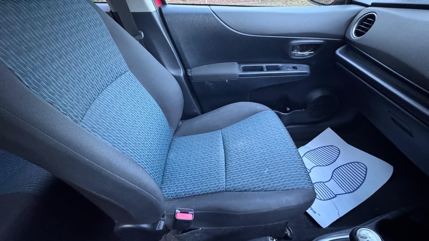 Used Toyota Yaris 2011 for sale - 77039739: Photo 42