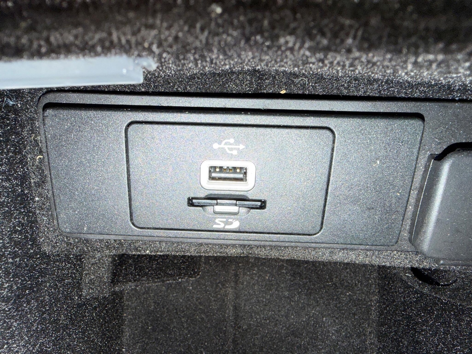 Used Ford Mondeo 2015 for sale - 77315128: Photo 32