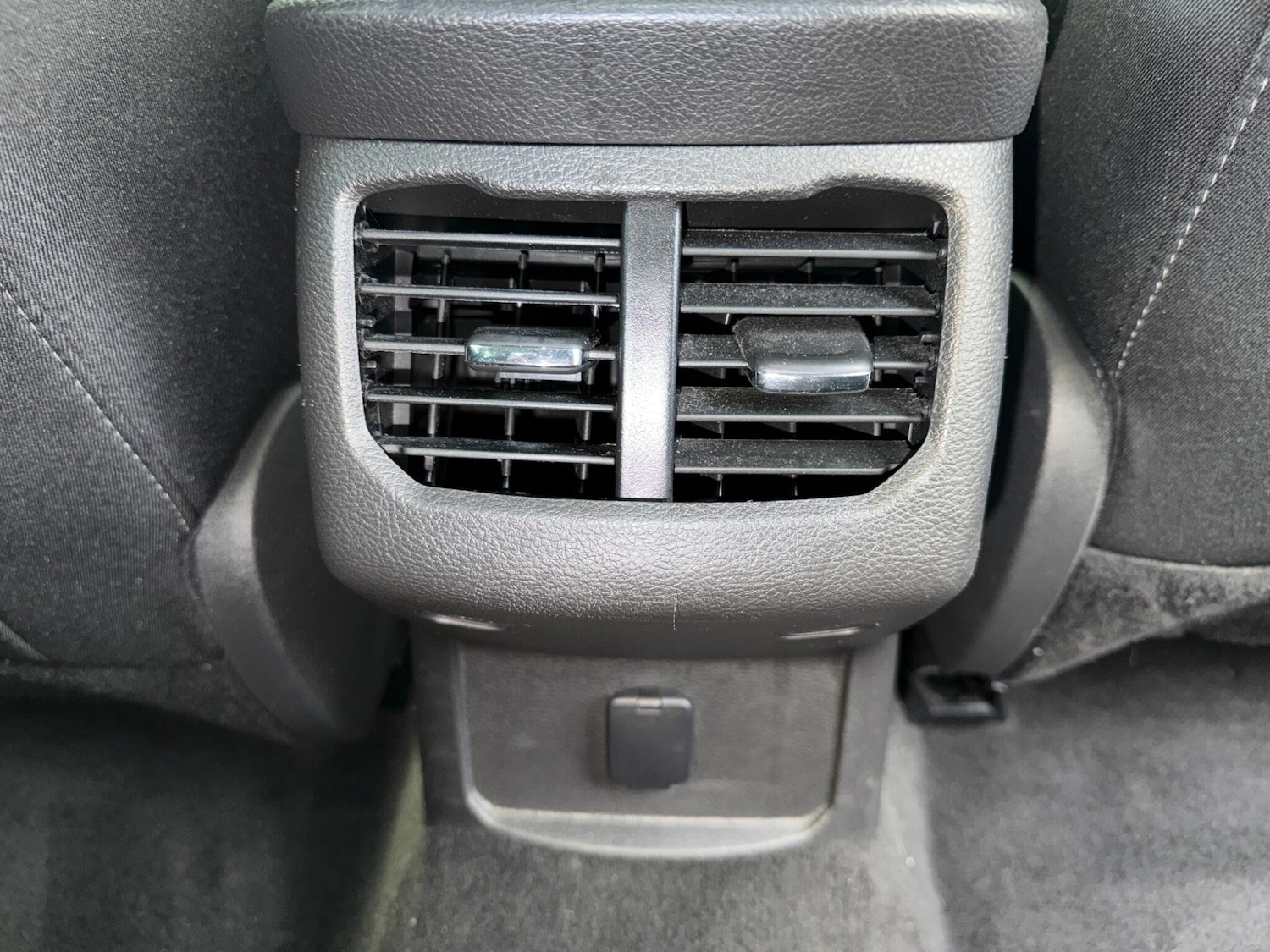 Used Ford Mondeo 2015 for sale - 77315128: Photo 40