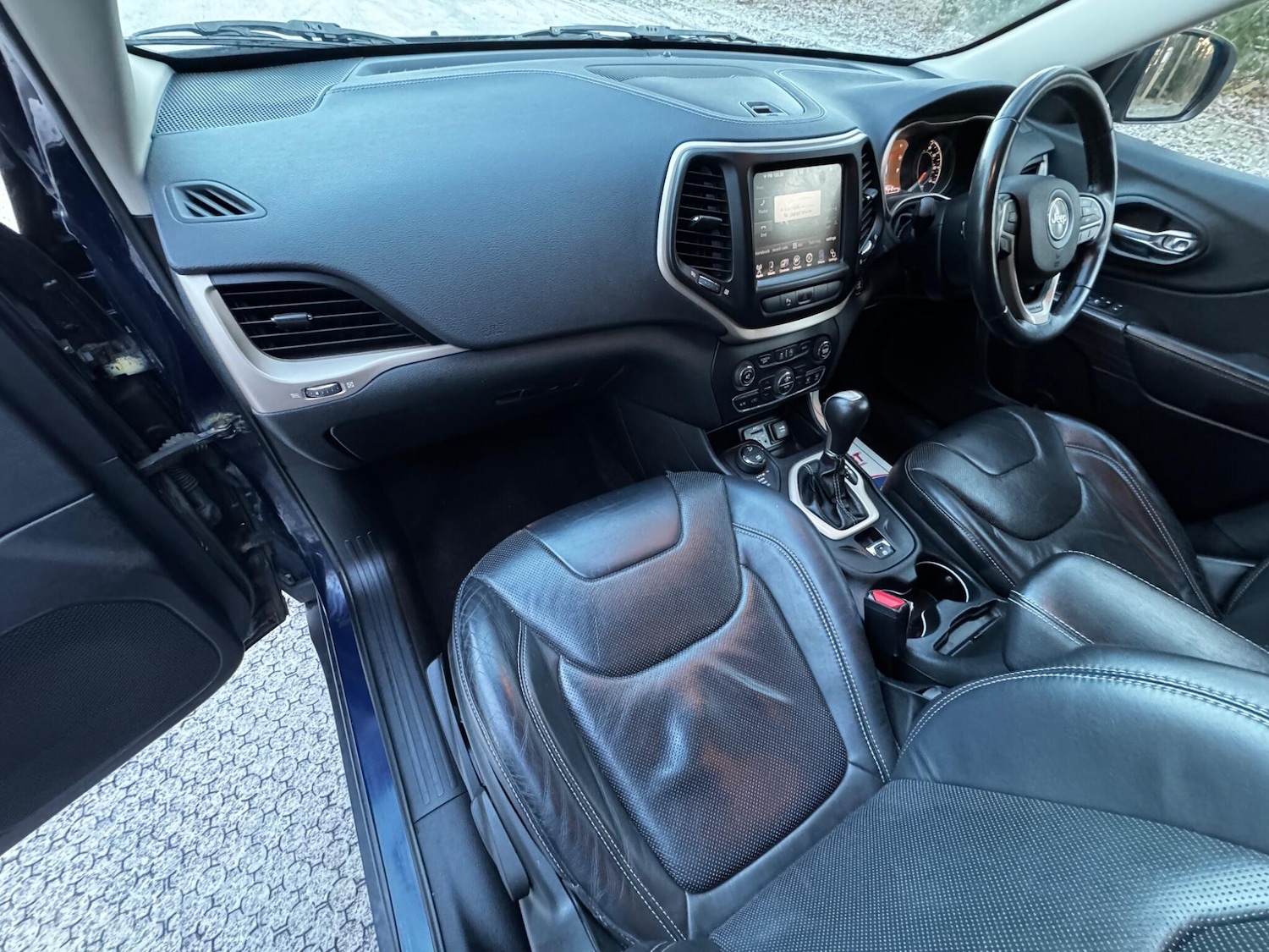 Used Jeep Cherokee 2015 for sale - 77120233: Photo 43