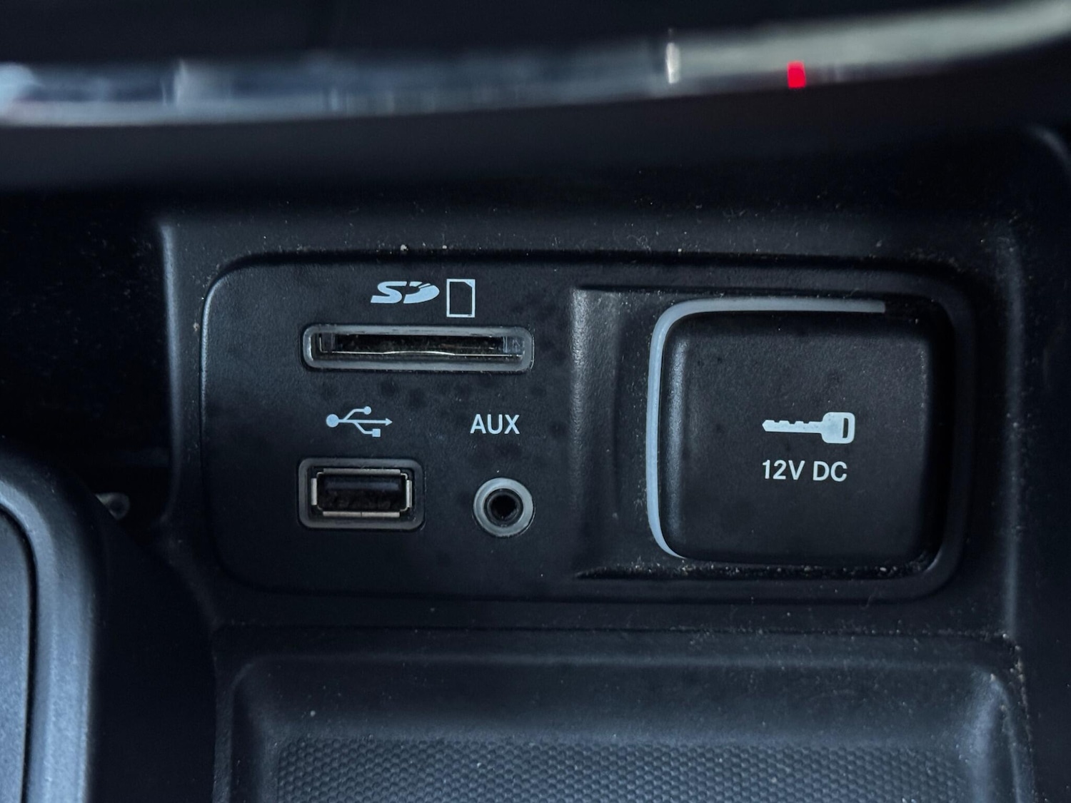 Used Jeep Cherokee 2015 for sale - 77120233: Photo 48