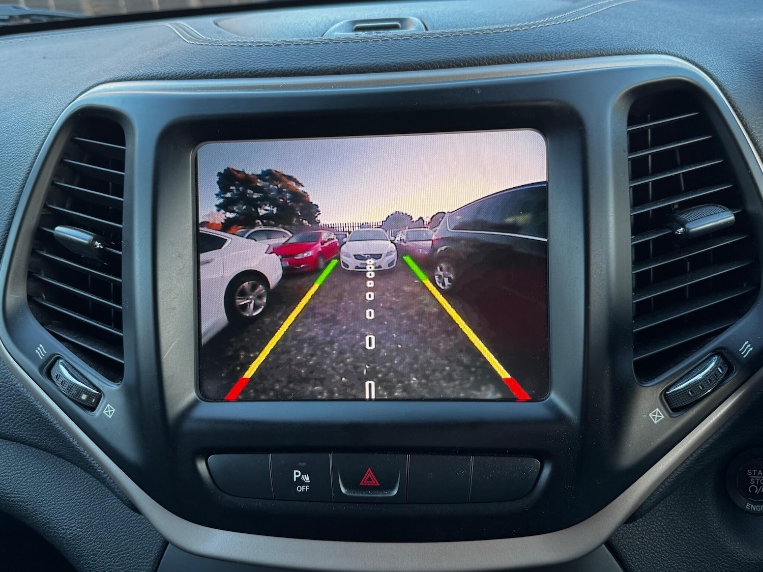 Used Jeep Cherokee 2015 for sale - 77120233: Photo 57