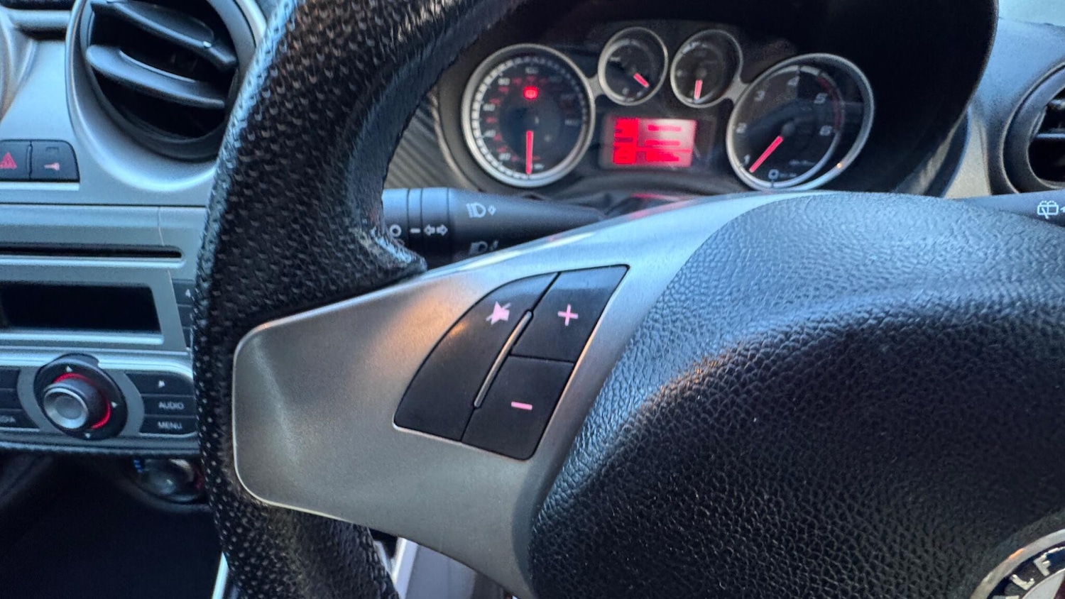 Used Alfa Romeo MiTo 2011 for sale - 77039733: Photo 27