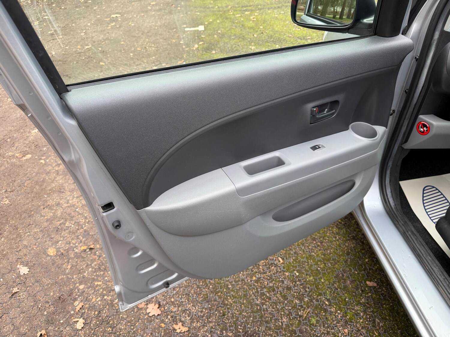 Used Daihatsu Sirion for sale - 77696286: Photo 42