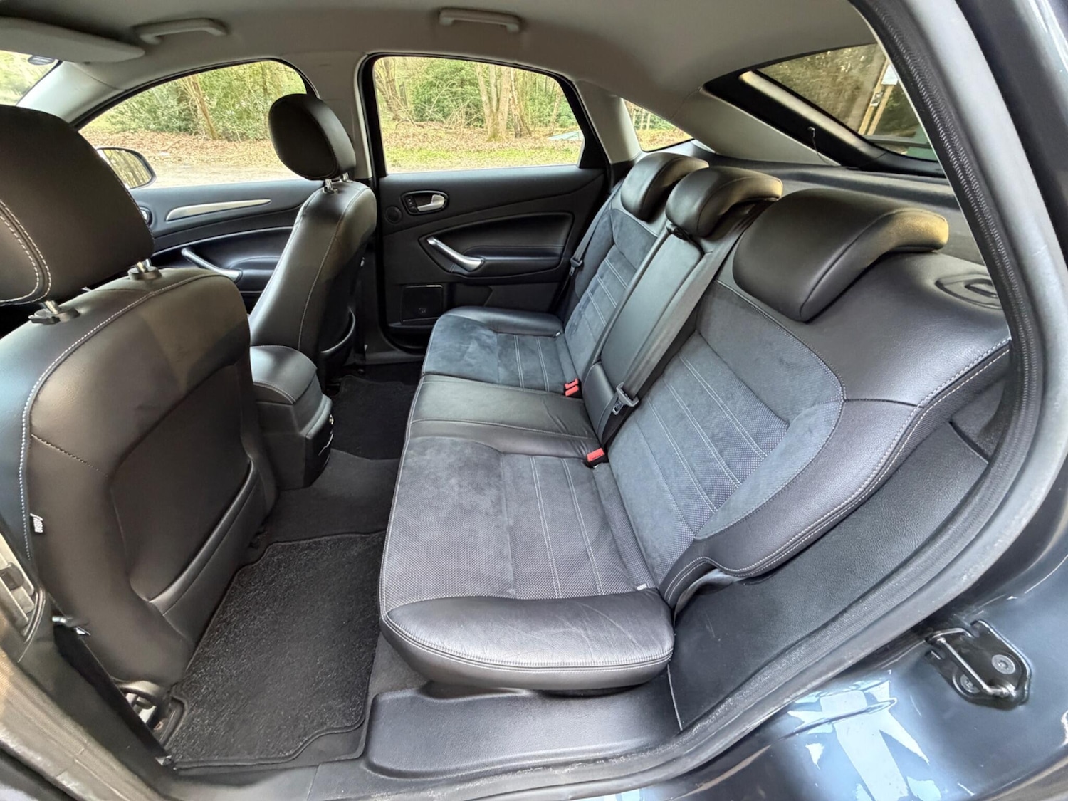 Used Ford Mondeo 2010 for sale - 78184683: Photo 31