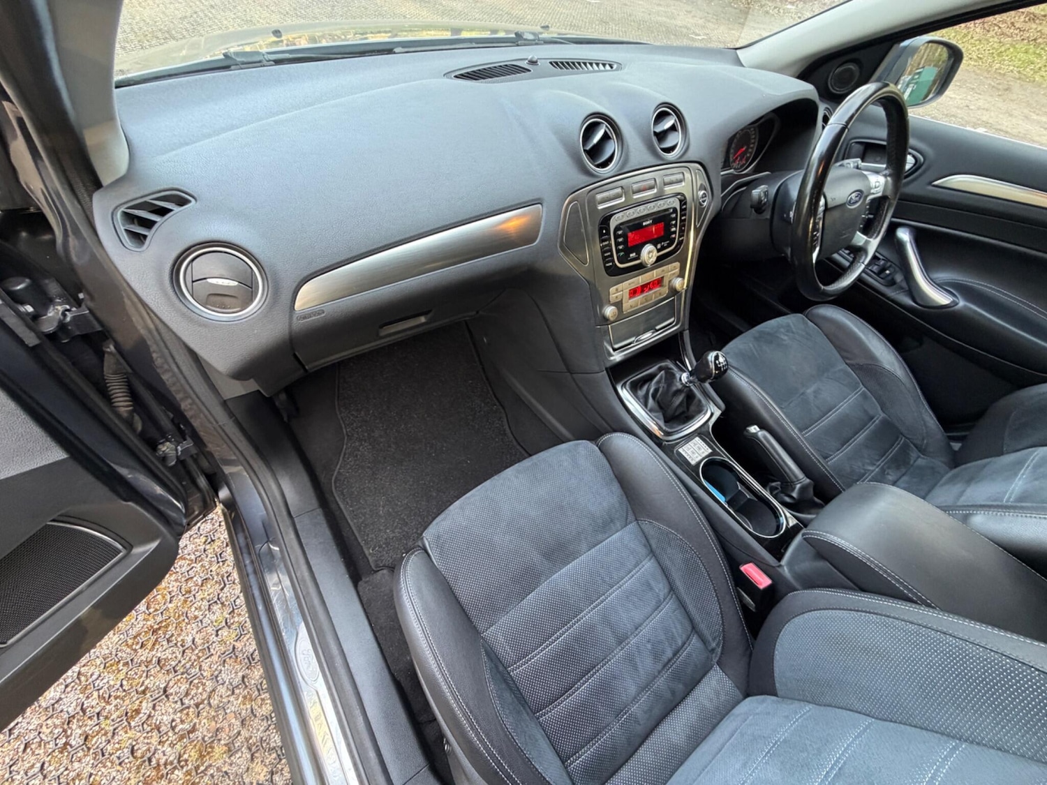 Used Ford Mondeo 2010 for sale - 78184683: Photo 35