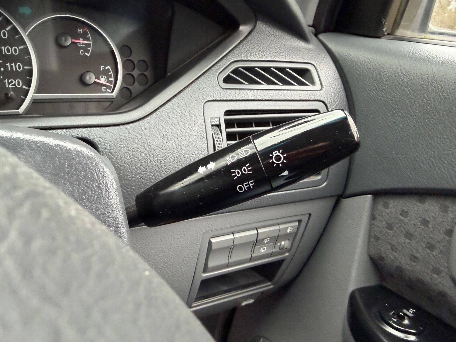 Used Kia Carens for sale - 77683258: Photo 26