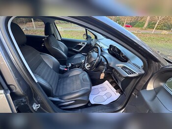 Used Peugeot 2008 2018 for sale - 77040394: Photo