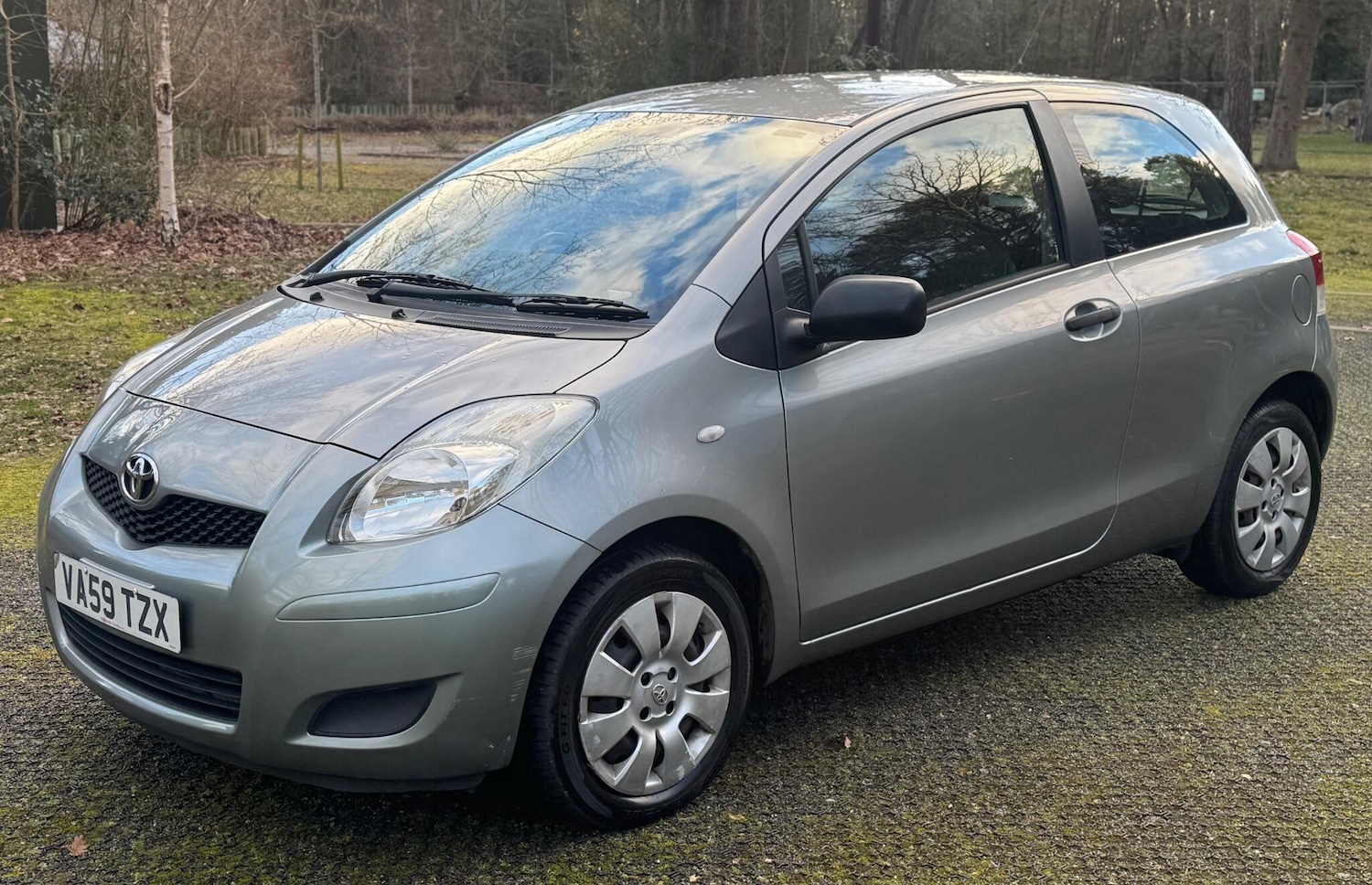 Used Toyota Yaris 2010 for sale - 77564802: Photo 11