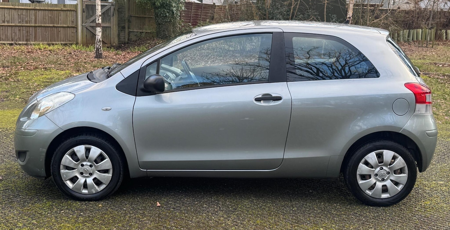 Used Toyota Yaris 2010 for sale - 77564802: Photo 12