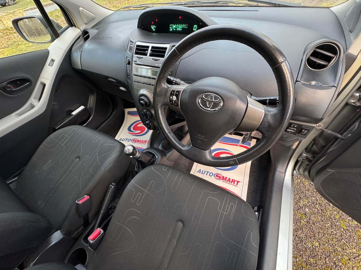 Used Toyota Yaris 2010 for sale - 77564802: Photo 22