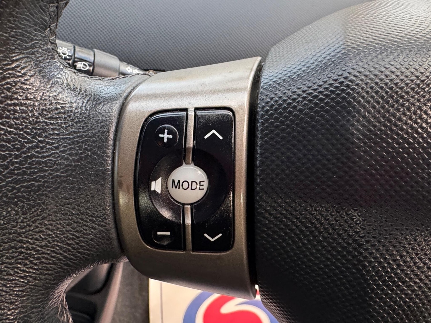 Used Toyota Yaris 2010 for sale - 77564802: Photo 24