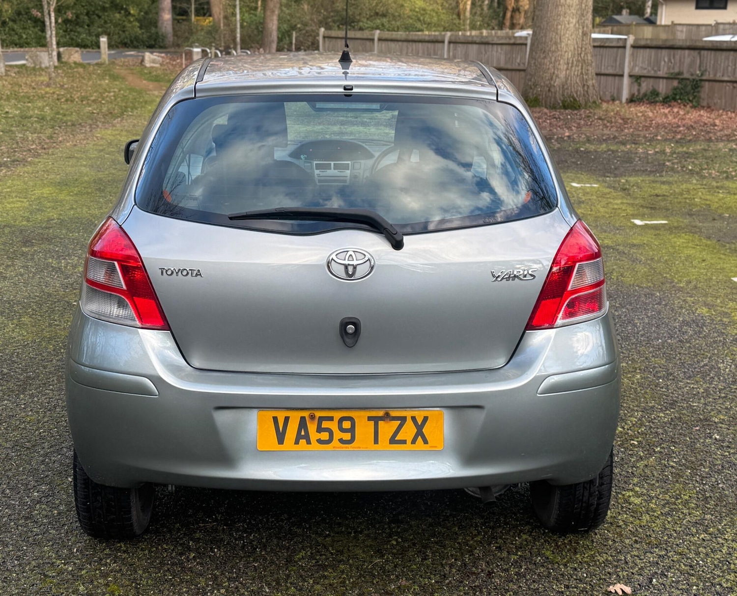 Used Toyota Yaris 2010 for sale - 77564802: Photo 8