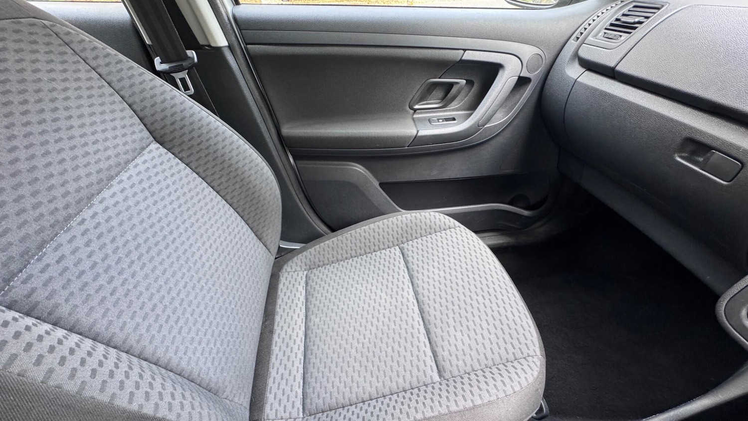 Used Skoda Fabia 2011 for sale - 77039961: Photo 38