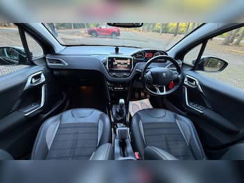 Used Peugeot 2008 2015 for sale - 79756121: Photo