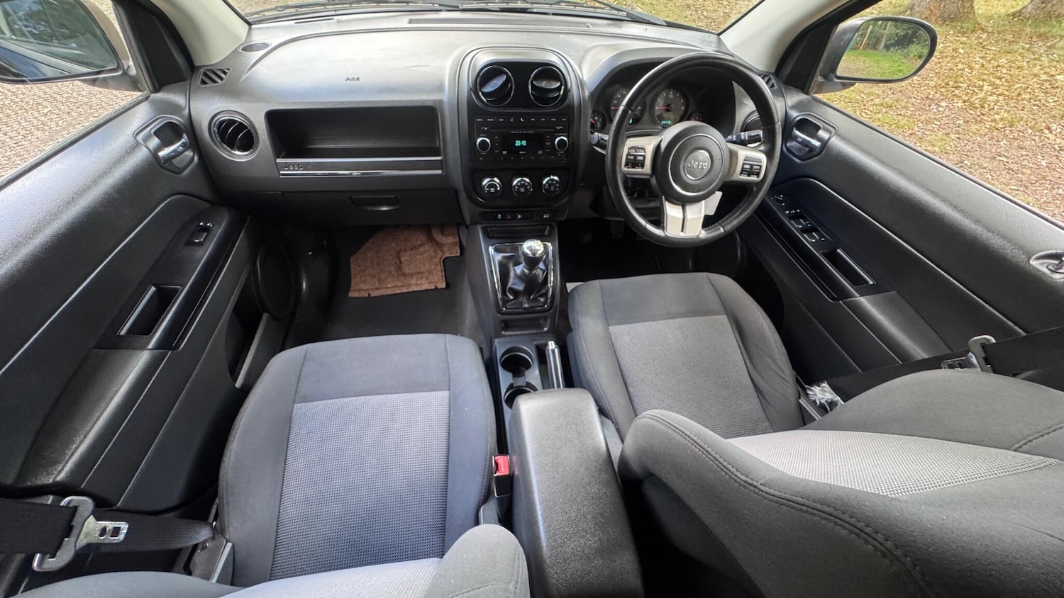 Used Jeep Compass 2011 for sale - 77040253: Photo 2