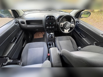 Used Jeep Compass 2011 for sale - 77040253: Photo