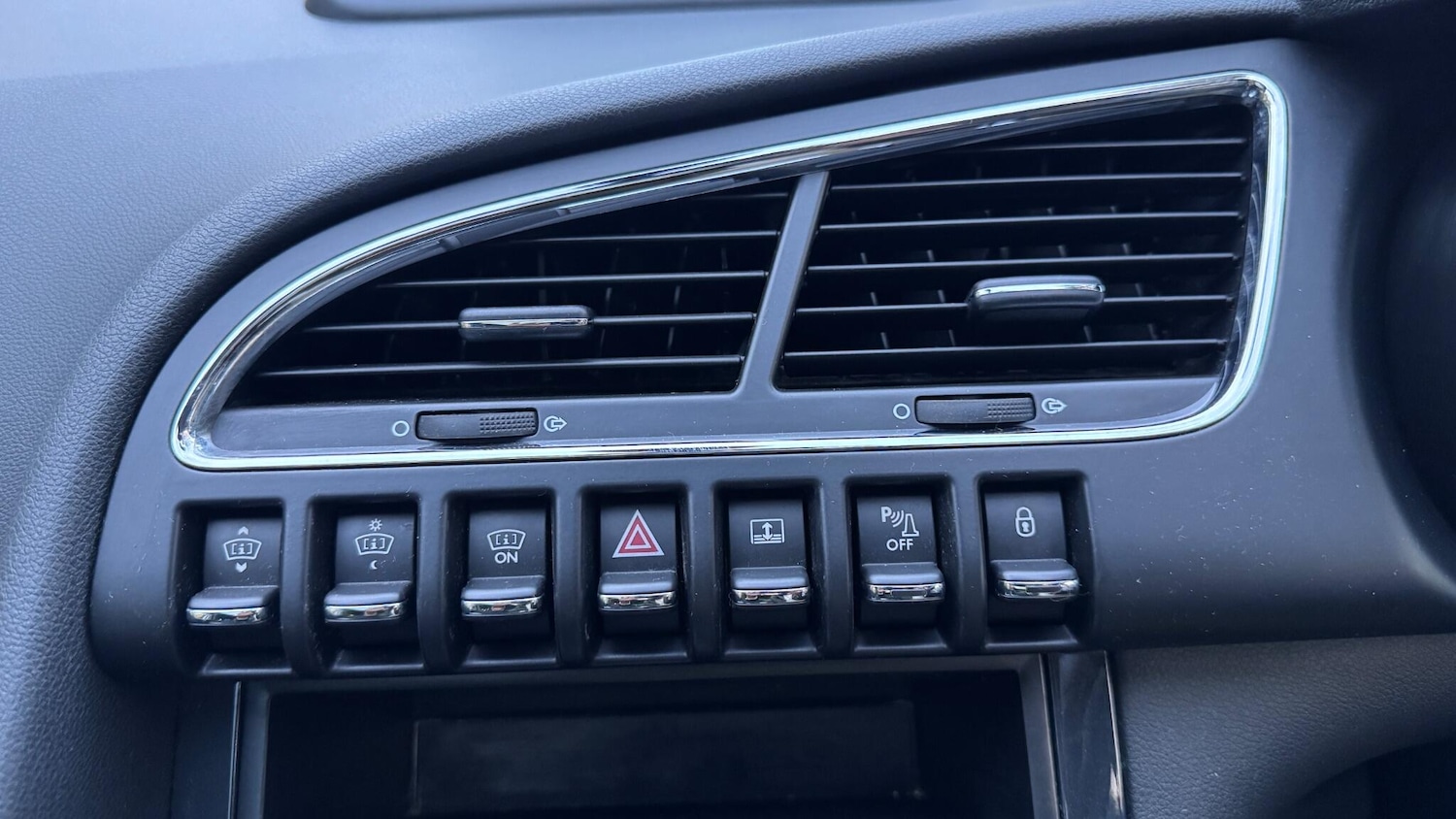 Used Peugeot 3008 2015 for sale - 77039770: Photo 30