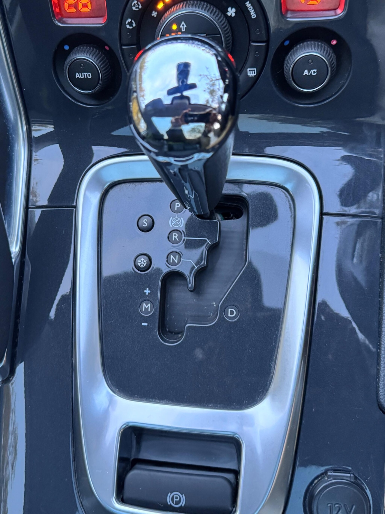 Used Peugeot 3008 2015 for sale - 77039770: Photo 31