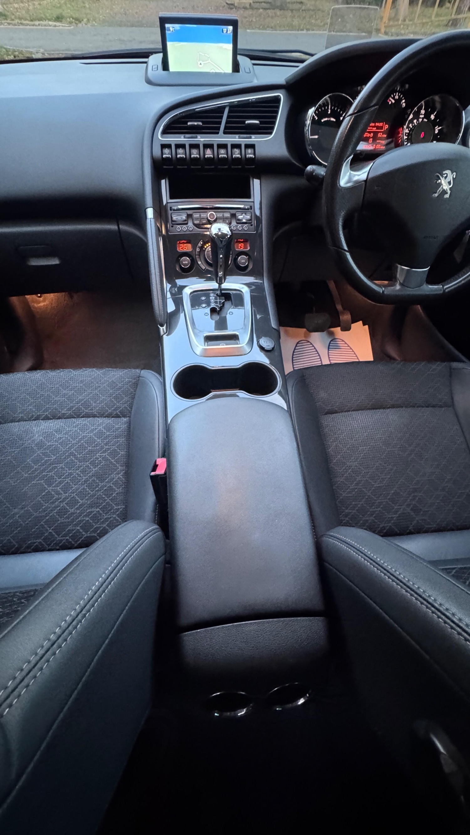 Used Peugeot 3008 2015 for sale - 77039770: Photo 44